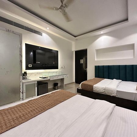 Hotel Krishna - By Rcg Hotels, Paharganj, Нью-Дели Экстерьер фото